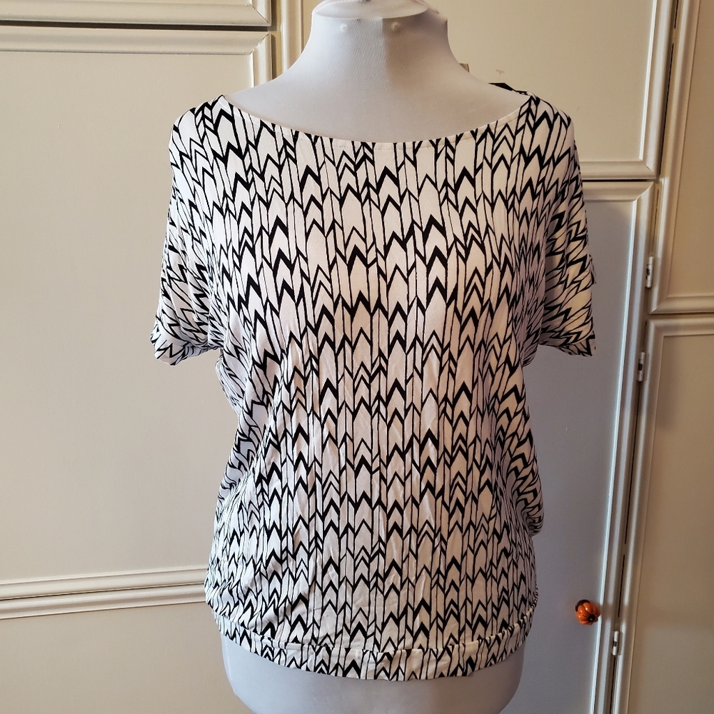 Chico's Tribal Bands Adeline Zipper SS Top